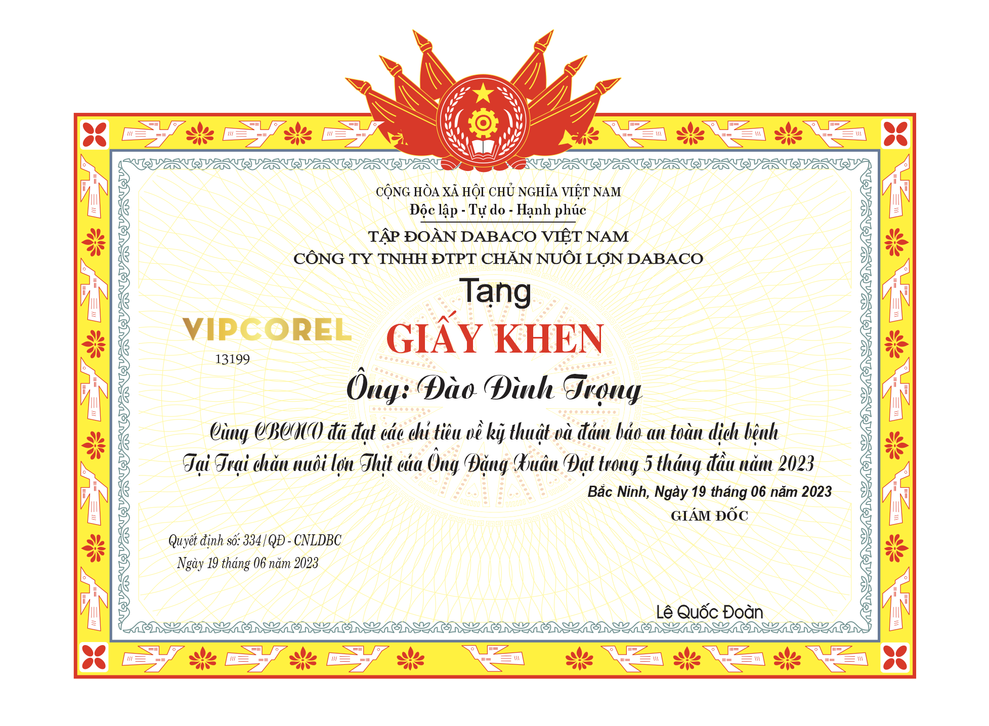 giay khen tap doan dabaco viet nam - chan nuoi lon.png